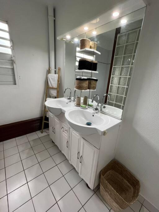 Appartement F4 Petit Bourg 外观 照片